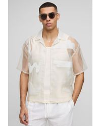 BoohooMAN - Kurzärmliges kastiges Oversize Hemd mit Organza-Applikation - Lyst