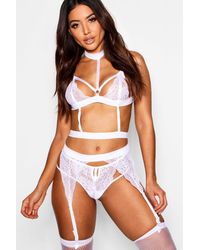 Boohoo Ensemble Porte-Jarretelle Et String En Dentelle À Sangle Style Brassière - Blanc