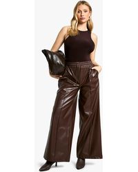 Boohoo - Pantalón Deportivo Premamá De Cuero Sintético Con Pernera Ancha Y Cintura Elástica - Lyst