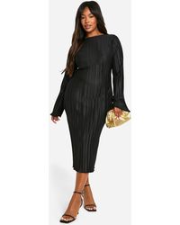 Boohoo - Plus Plisse Flared Sleeve Low Back Column Midi Dress - Lyst