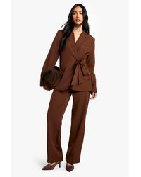 Boohoo - Woven Tailored Pleated Straight Leg Trousers - Lyst