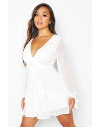 Boohoo Womens Petite Langärmeliges Rüschenkleid mit Dobby-Netzstoff - Weiß