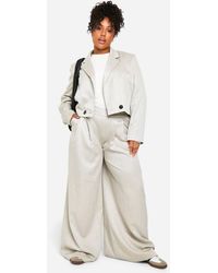 Boohoo - Plus Textured Pleat Front Extreme Wide Leg Trouser - Lyst