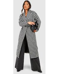 Boohoo - Petite Dogtooth Belted Wool Look Trench - Lyst