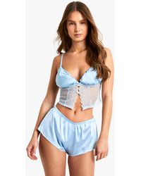 Boohoo - Pantalón Corto De San Valentín De Raso Con Vuelo - Lyst
