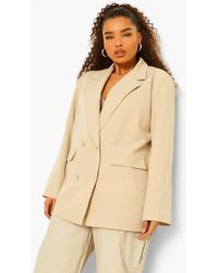 Boohoo Blazer doppiopetto oversize dalla linea squadrata Plus - Neutro