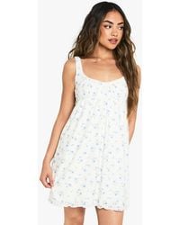 Boohoo - Ditsy Floral Broderie Square Neck Smock Dress - Lyst