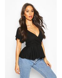 Boohoo Womens Geripptes Wickeltop mit Schößchen - Schwarz