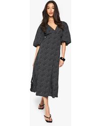 Boohoo - Vestido Midi De Lunares Con Mangas Abullonadas Y Atadura En La Espalda - Lyst