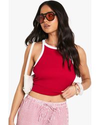 Boohoo - Top Sin Mangas De Canalé Con Escote Estilo Nadador Y Unión En Contraste - Lyst