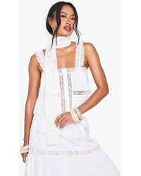 Boohoo - Camisola Bordada Con Ribete De Encaje Y Escote Cuadrado - Lyst