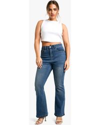 Boohoo - Vaqueros Petite Básicos De Campana - Lyst