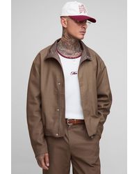 BoohooMAN - Tall bestickte Trainingsjacke mit Trichterkragen - Lyst