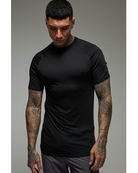 Boohoo - Camiseta Tall Man Active Ligera De Ranglán Ajustada Al Músculo Con Estampado Essentials - Lyst