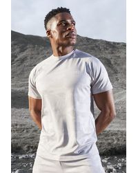 BoohooMAN - Man Active Camo Raglan Performance Regular Fit T-shirt - Lyst