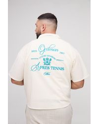 Boohoo - Plus Oversized Boxy Revere Linen Look Apres Tennis Embroidered Shirt - Lyst