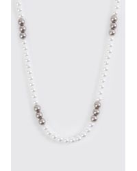 Boohoo Kontrast Perlen-Halskette - Weiß