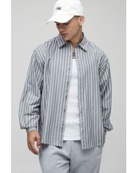 BoohooMAN - Gestreiftes Oversize Hemd in Blau mit langen Ärmeln - Lyst