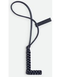Bottega Veneta - Buchstabe L-Charm - Lyst