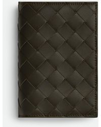 Bottega Veneta - Intrecciato Medium Bi-Fold Wallet With L-Zip - Lyst
