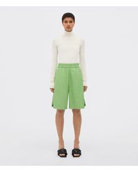 Damen Bekleidung Kurze Hosen Knielange Shorts und lange Shorts Bottega Veneta Baumwolle Lange Shorts Aus Baumwolle in Natur 