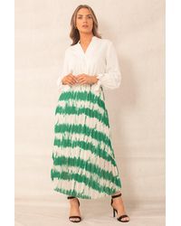 Boutique Store - Green Printed Pleated Maxi Skirt With Elasticated Waistband - Lyst