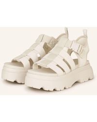 UGG - Plateau-Sandalen CORA - Lyst