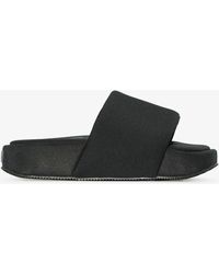 y3 flip flops