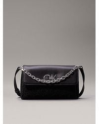 Calvin Klein - Kleine Crossbody Bag mit Logo-Jacquardmuster - Lyst