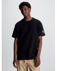 Calvin Klein - Camiseta de algodón gofrado con insignia - Lyst