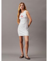 Calvin Klein - Robe-débardeur en coton côtelé avec monogramme - Lyst