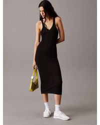 Calvin Klein - Robe Longueur Midi En Maille Douce À Col En V - Lyst