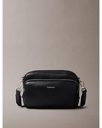 Calvin Klein - Crossbody Camera Bag Mit Logo Aus Genarbtem Leder - Lyst