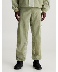 Calvin Klein - Pantalon cargo relaxed en nylon - Lyst
