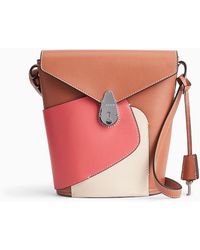 Calvin Klein Bolso saco peque�o de cuero con cierre - Rosa