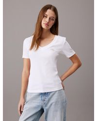 Calvin Klein - T-shirt à col en V en coton côtelé - Lyst