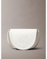 Calvin Klein - Satteltasche Mit Monogramm-Logo-Prägung - Lyst