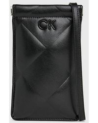 Calvin Klein - Bolso bandolera acolchada para el móvil - Lyst