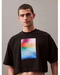 Calvin Klein - Camiseta boxy con logo - Pride - Lyst