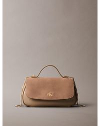Calvin Klein - Sac Caméra À Rabat En Daim Avec Monogramme - Lyst