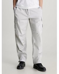 Calvin Klein - Shorts cargo de sarga de algodón - Lyst