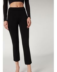 Pantaloni casual, eleganti e chino da donna di Calzedonia a partire da 15 €