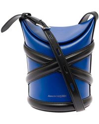 Alexander McQueen The Curve Logo Printed Bucket Bag - Blue
