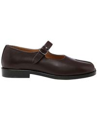 tabi toe shoes