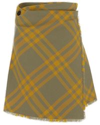 Burberry - Check-Pattern Pleated Frayed Skirt - Lyst