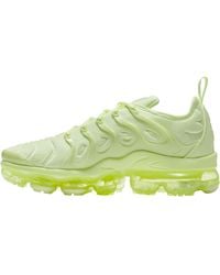 nike vapormax plus women white