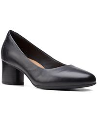 clarks ladies black court shoes