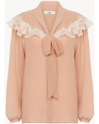 Chloé - Geraffte Bluse Aus Seidengeorgette Und Spitze Mit Bindeband Vorne - Lyst