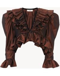 Chloé - Top De Volantes Con Cuello En V Cropped De Tafetán De Seda Lavada - Lyst