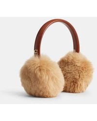 COACH - Orejeras De Shearling En Castaño - Lyst
